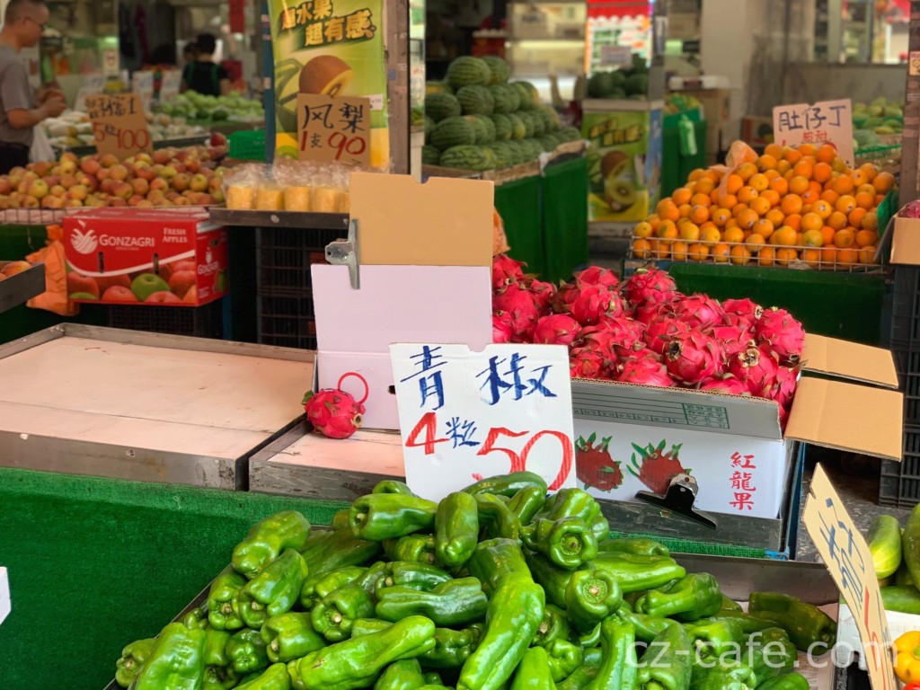 台北市内のマーケットの様子